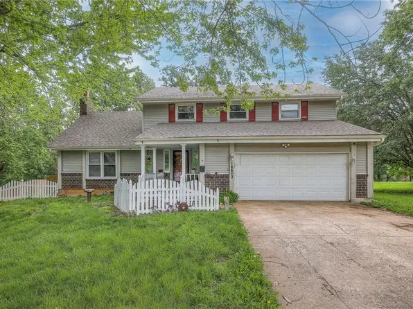 16613 Lamar Ave, Stilwell, KS 66085
