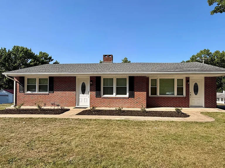 1900 Westover Dr — Photo 1