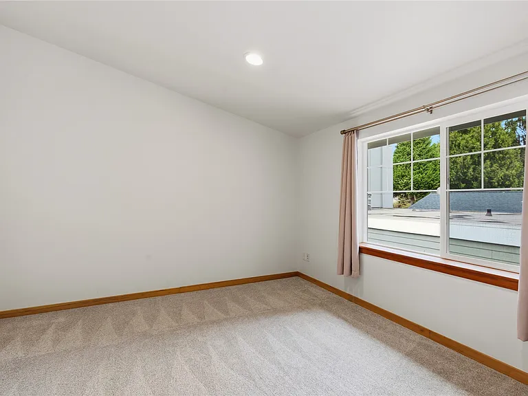 10520 Whitman Ave N #C — Photo 16