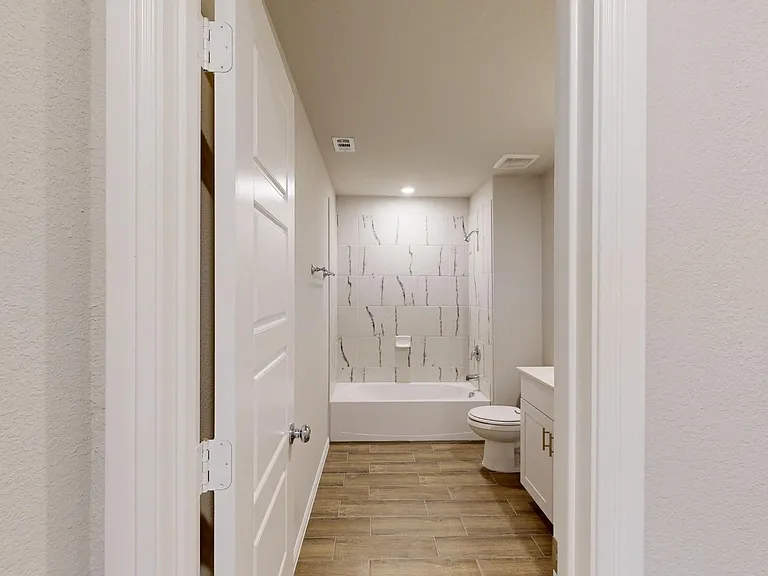 405 Wydown Dr — Photo 6