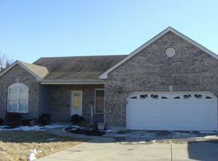 9726 Walnut Dr, Hillsboro, MO 63050