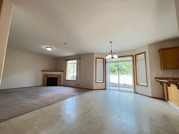 3rd image of 18209 SE 12th Cir