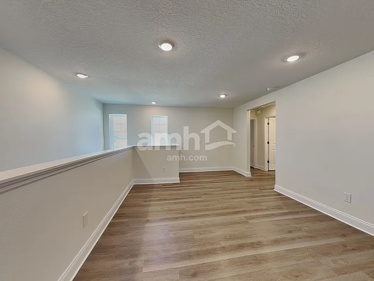 16392 Aubergine Aly — Photo 8