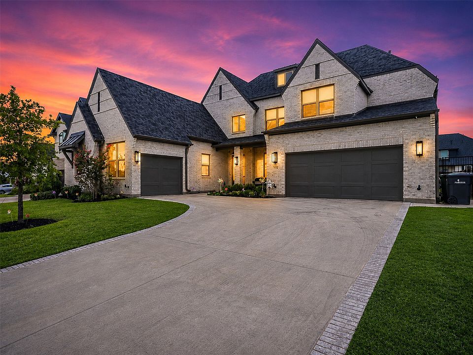 1st image of 321 Atherton Ct