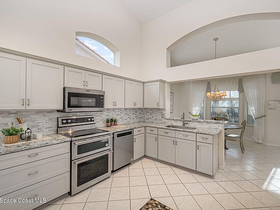 2nd image of 518 Renaissance Ave