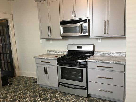 4th image of 3145 Linwood Ave #1