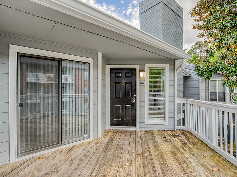 Ellevate North Charleston — Photo 15