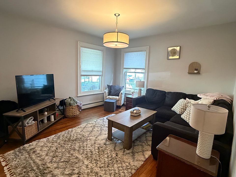 1st image of 617 Breckenridge St #L