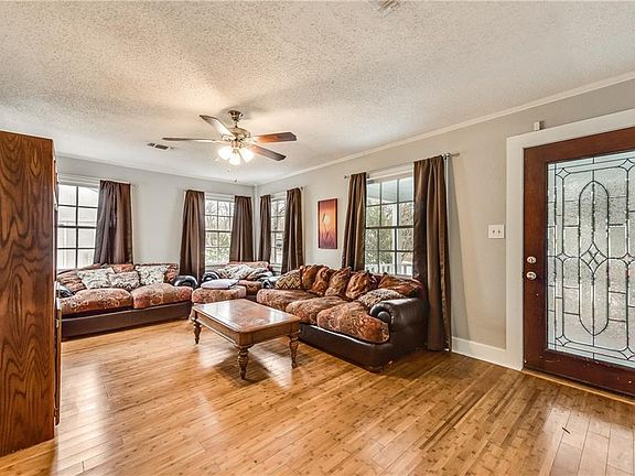 3rd image of 103 Kirven Ave