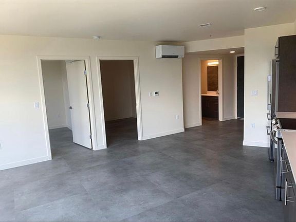 4th image of 741 Bellevue Pl E #407