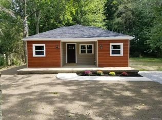 515 Ivy Rd, Angola, NY 14006