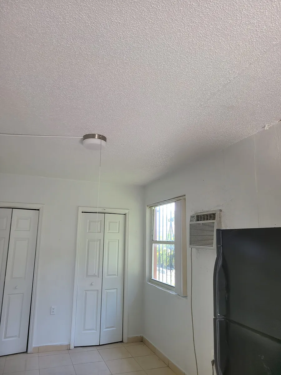 Building Photo - 3601 SW 7th St #1