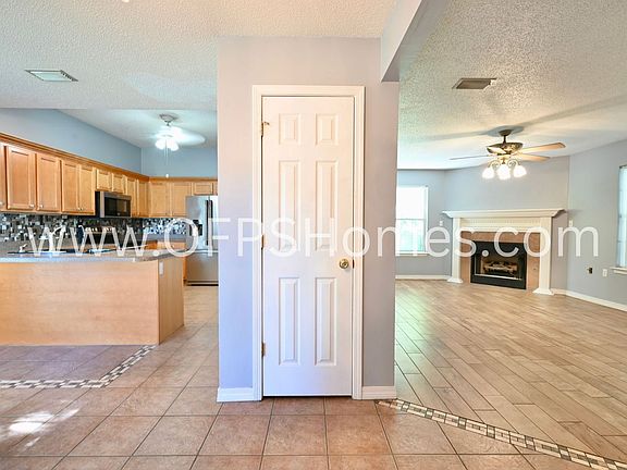5th image of 933 Scenic Oak Ln