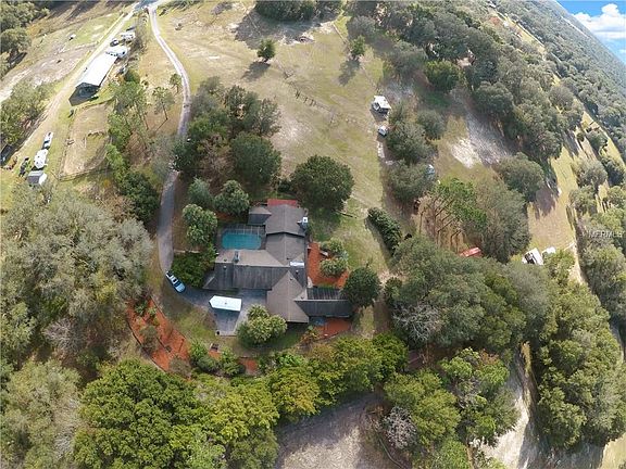 3rd image of 15741 Vinola Ct
