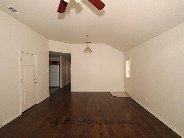 4301B Thunder Creek Dr — Photo 10