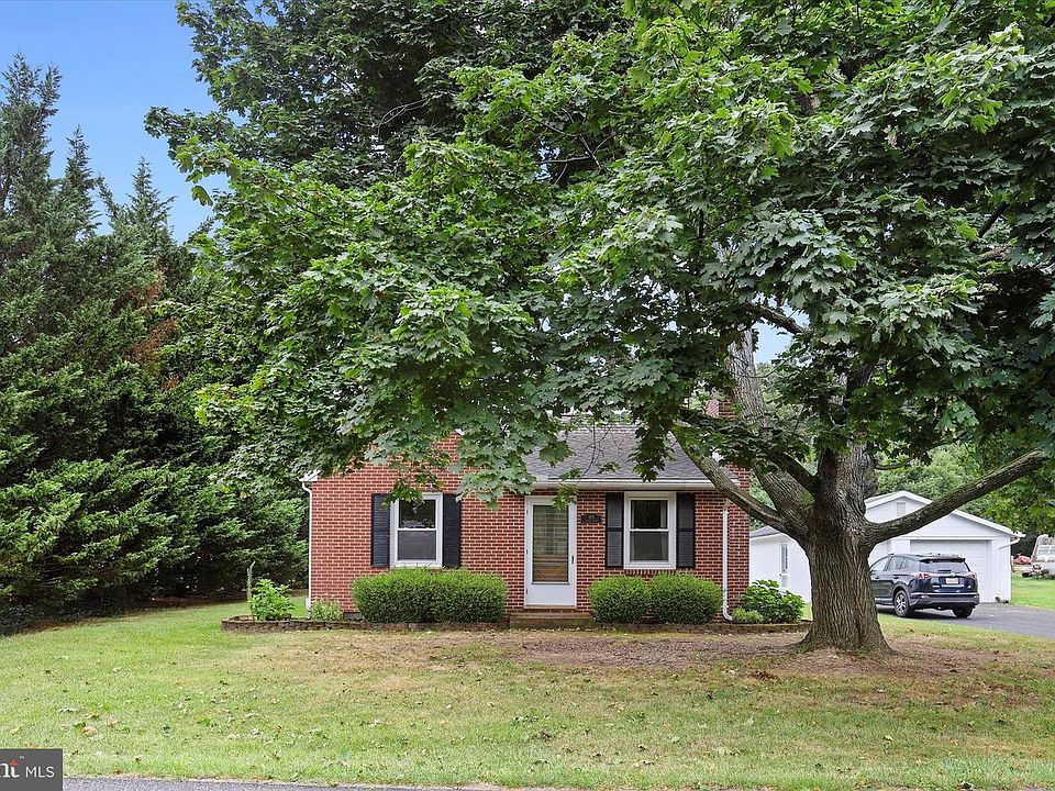 1st image of 105 Poplar St