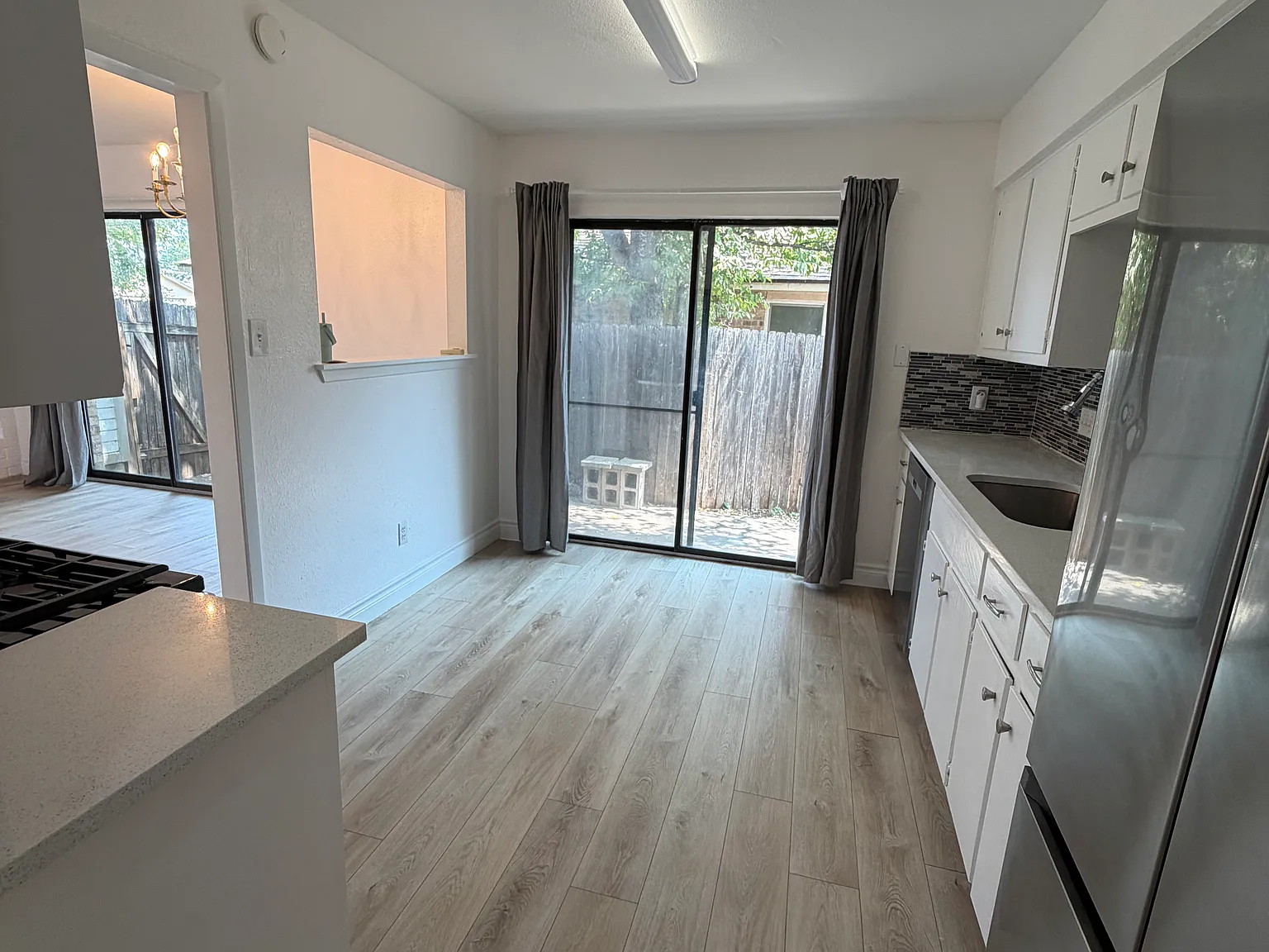 2 bed, 1328 sqft, $1,500 — Photo 2