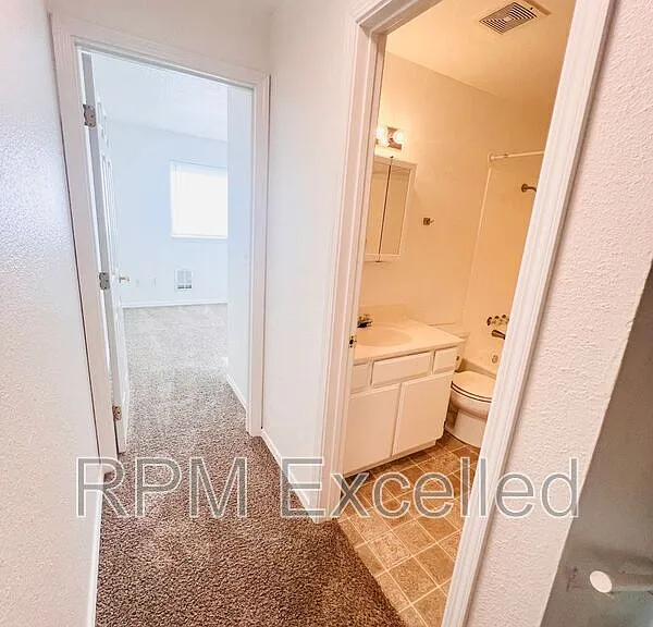 634 M St NE #4 — Photo 10