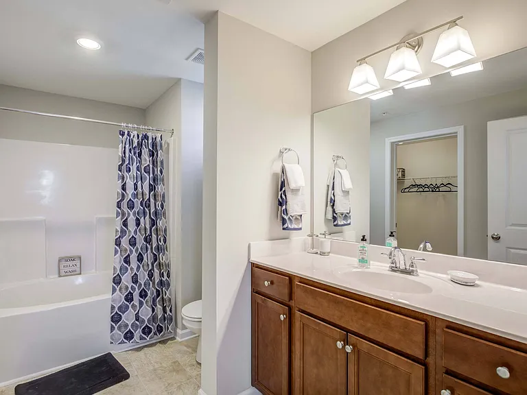 The Retreat at Arden Village Apartments — Photo 25