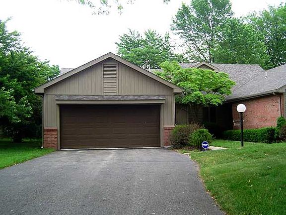 3rd image of 3034 Barrington Dr #3034