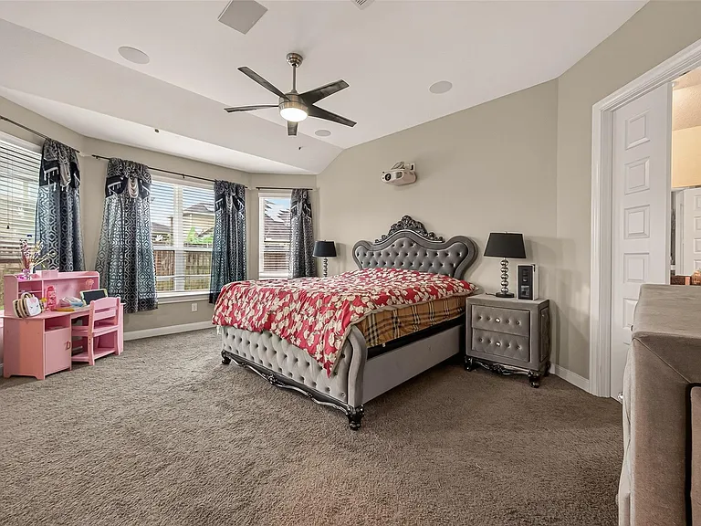 2209 Hidden Meadow Ln — Photo 24