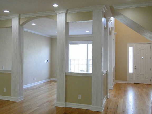 2nd image of 677 NW Indian Springs Dr