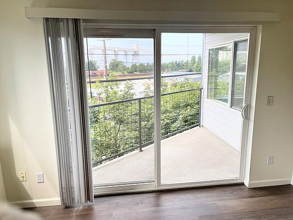 3rd image of 500 Elliott Ave W APT 307