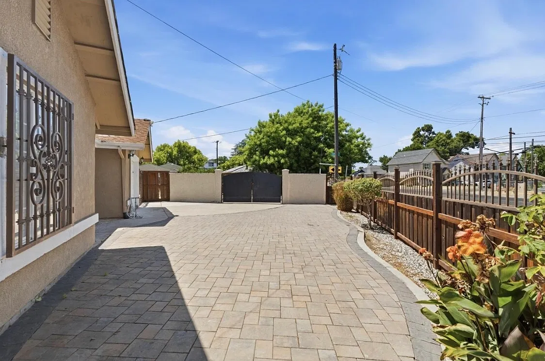 12th Avenue Byp, Sacramento — Photo 4