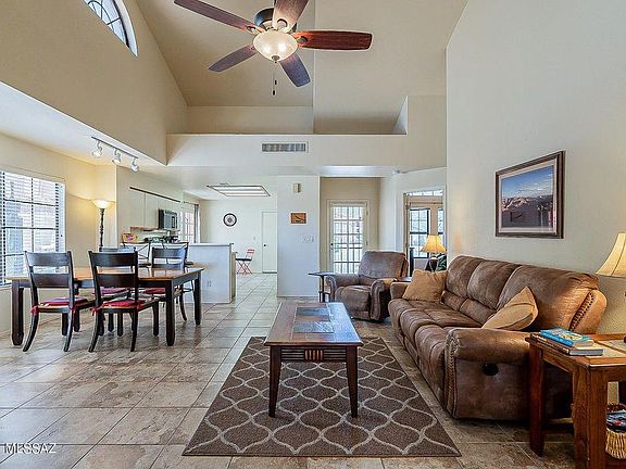 3rd image of 217 E Horizon Cir