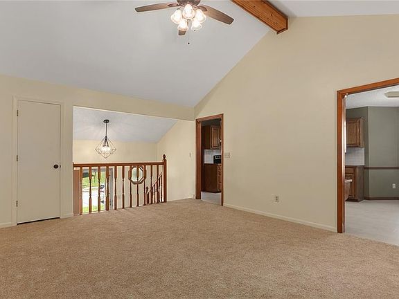 4th image of 1215 NE Quail Walk Dr