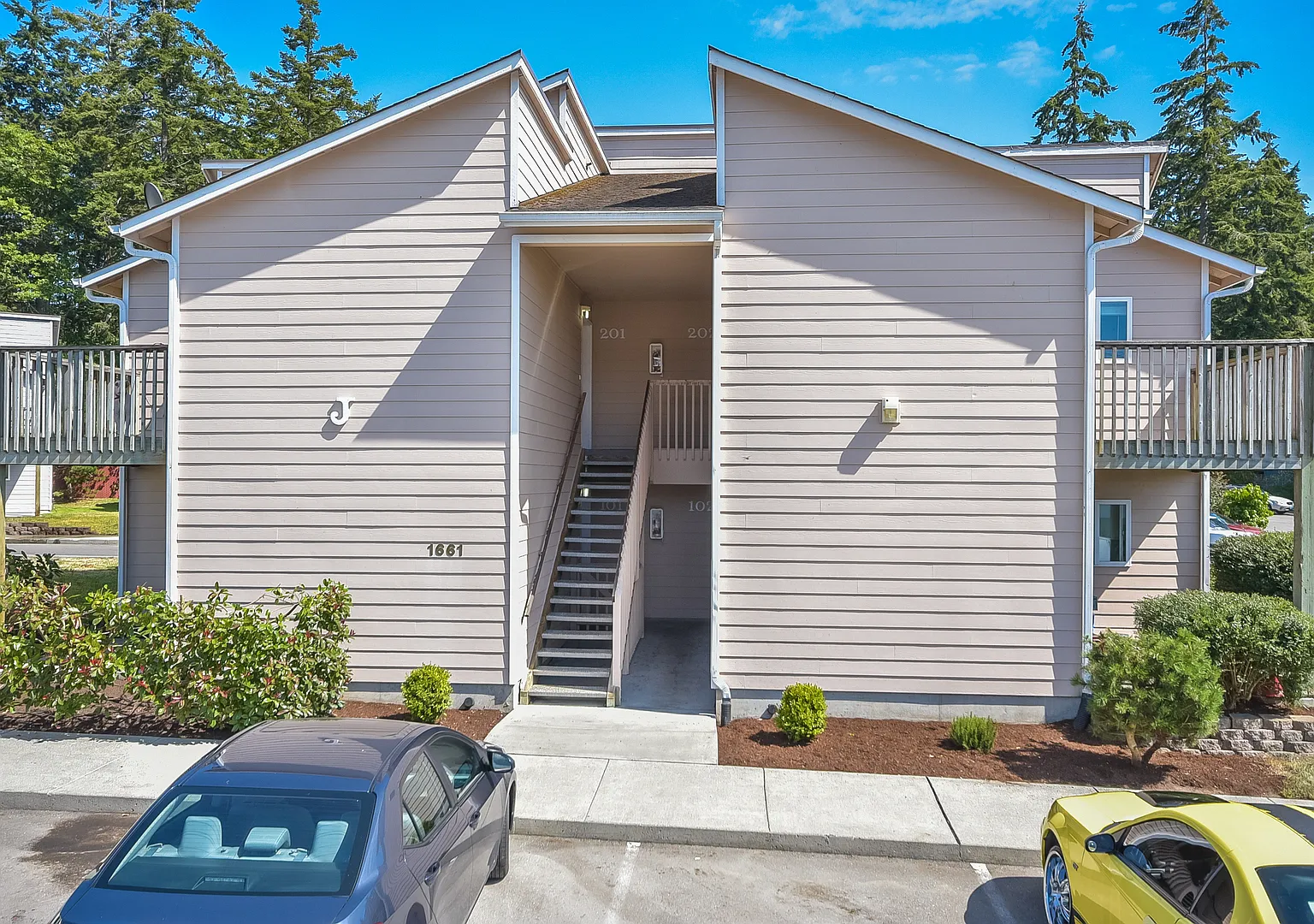 M0833 Arbor Terrace Condo's — Photo 1