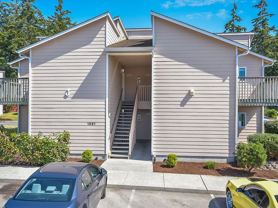 M0833 Arbor Terrace Condo's