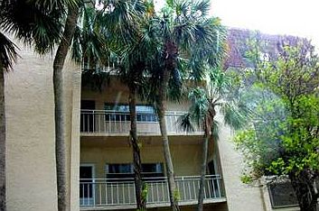 5th image of 209 NE Lincoln Cir N APT 309