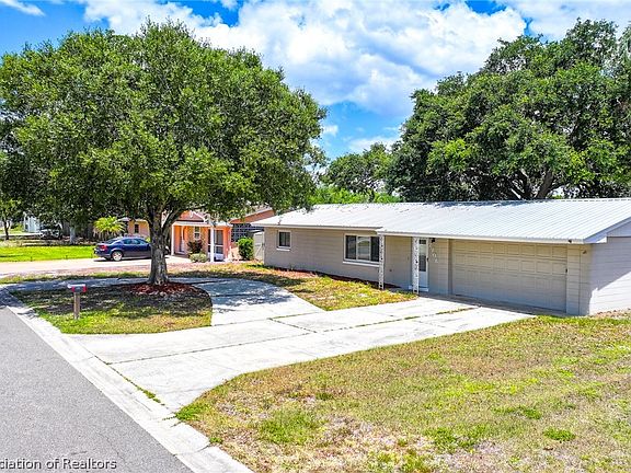 2nd image of 2706 Kingswood Dr