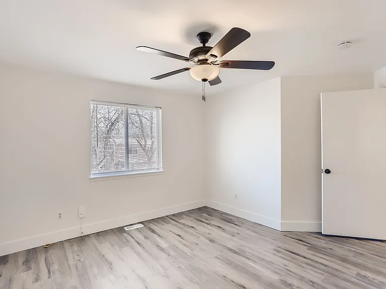 2046 Sumac St — Photo 20