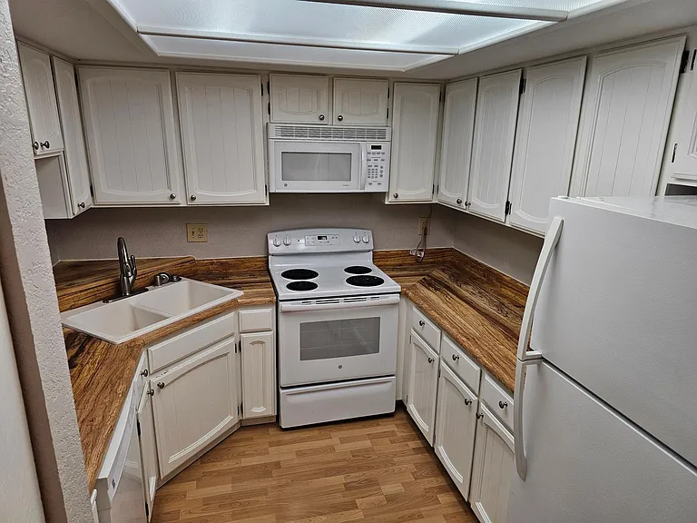2517 NE 4th St #514 — Photo 4