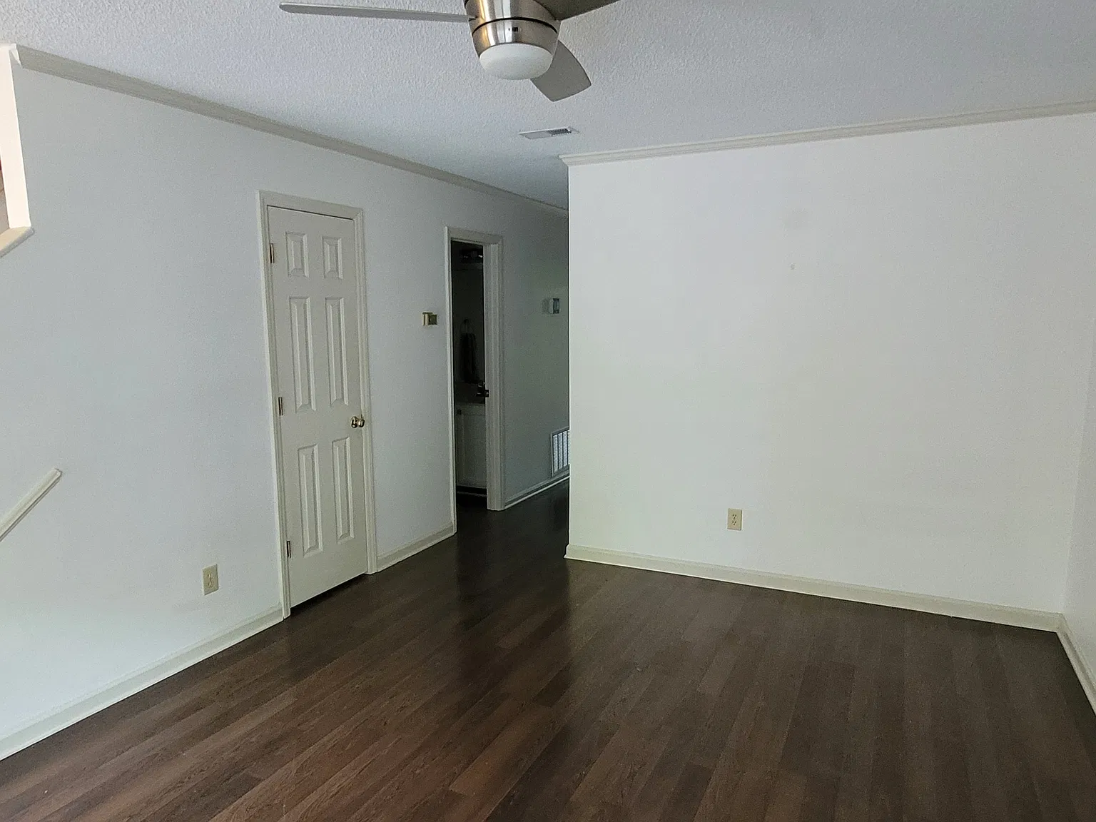 2 bed, 2.5 bath, 1024 sqft, $1,490 — Photo 3