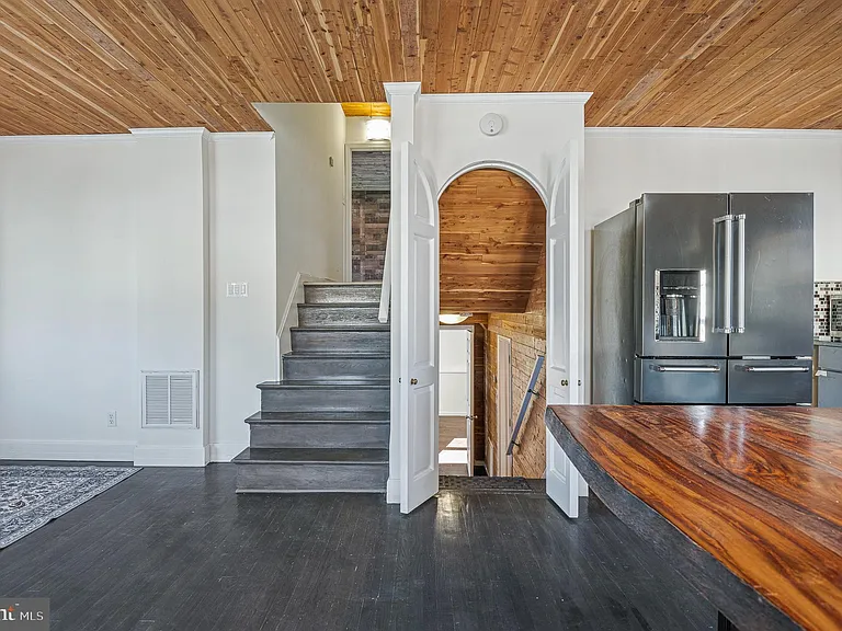 312 N Hammonds Ferry Rd — Photo 24