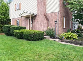 5753 Greens Dr, Allentown, PA 18106