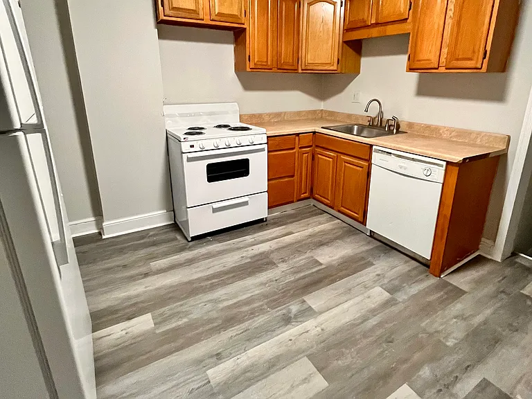 452 South St — Photo 1