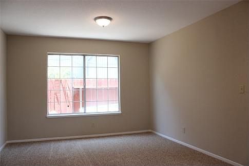 5th image of 629 Misty Meadow St