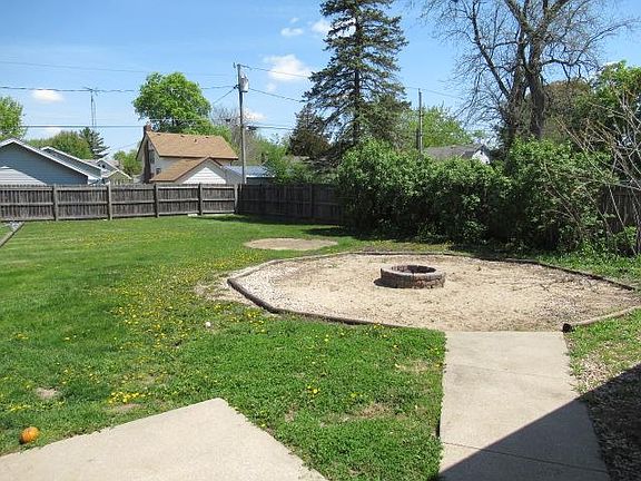 5th image of 1315 E Holmes St