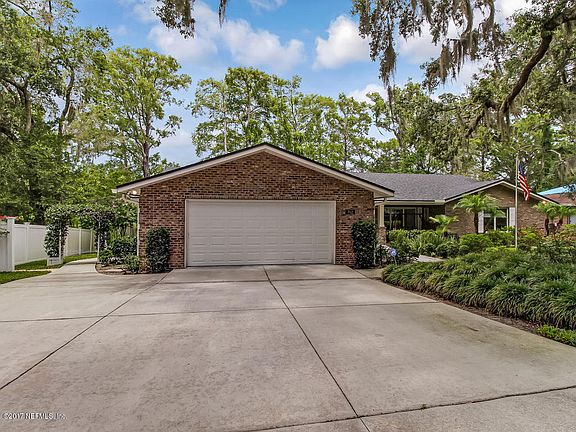 4th image of 702 Governors Cir