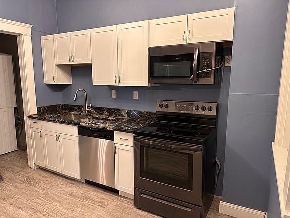 3rd image of 14720 Detroit Ave Unit 1