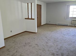 S69W15132 Cornell Cir APT 6, Muskego, WI 53150