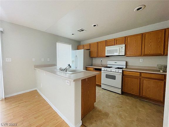 5th image of 2047 Seattle Shore St