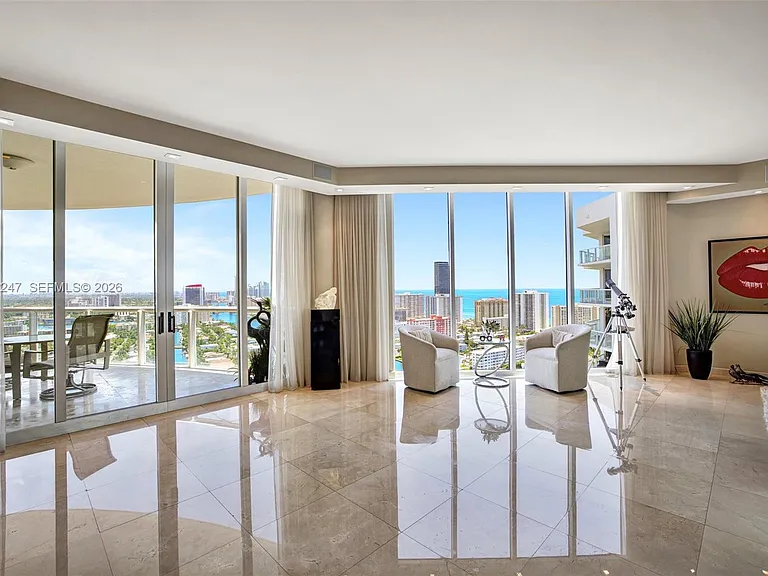 21200 Point Pl #Penthouse 2804 — Photo 2