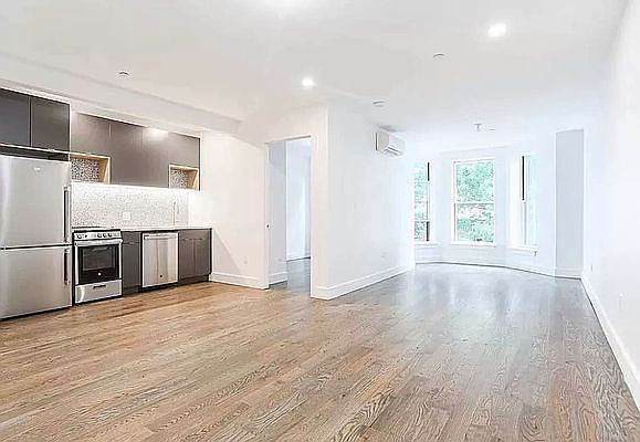 1st image of 224 Hawthorne St #3E