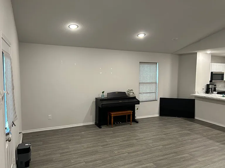 602 Clear Creek Ct — Photo 3