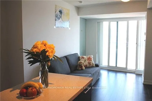 386 Yonge St #2504 — Photo 4
